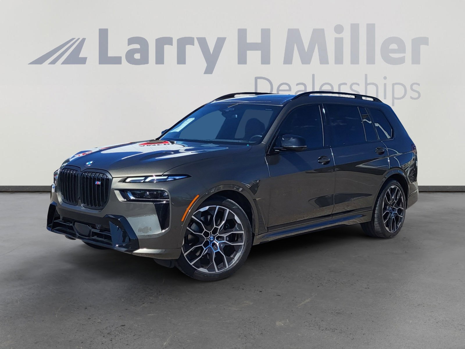 Used 2025 BMW X7 M60i image 1