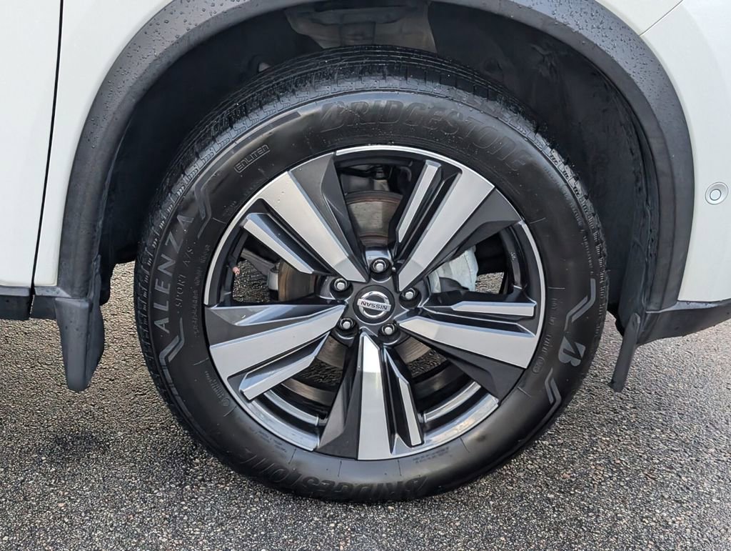 Certified 2021 Nissan Rogue Platinum image 9