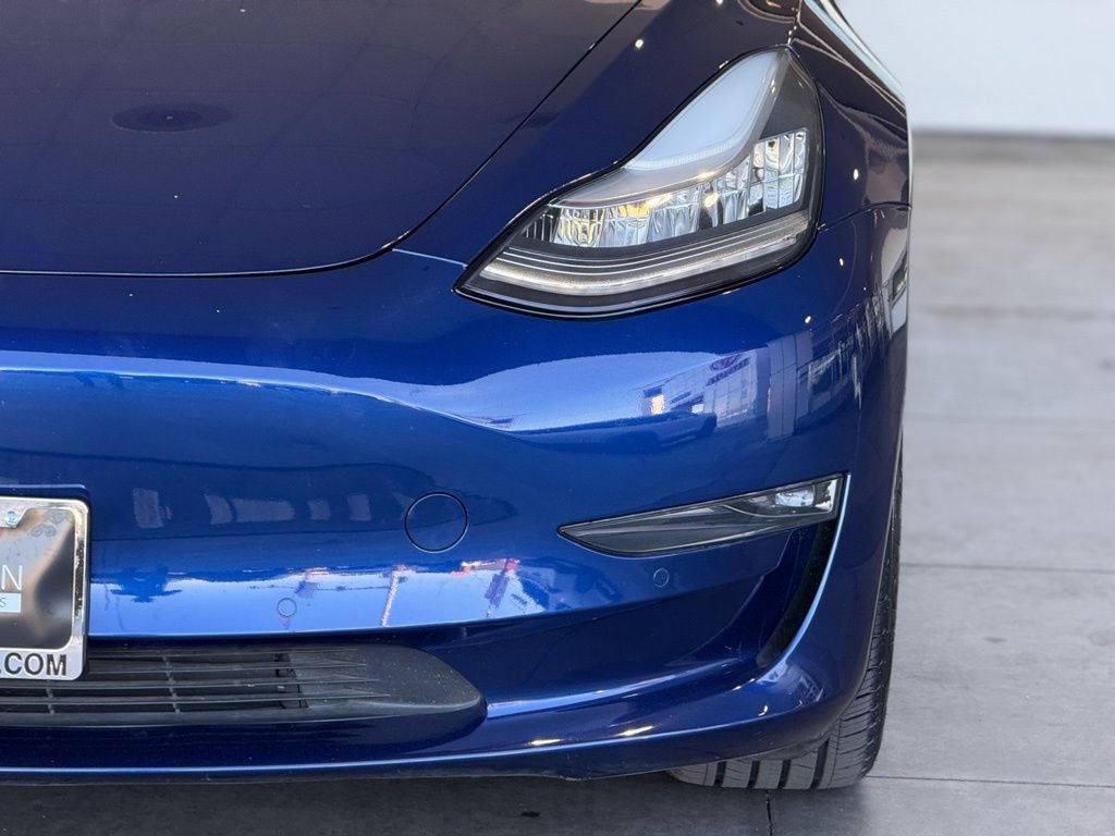 Used 2019 Tesla Model 3 Standard Range Plus image 5