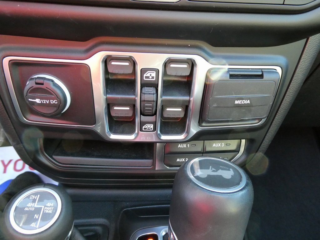 Used 2023 Jeep Wrangler Unlimited Sahara w/ Cold Weather Group image 26