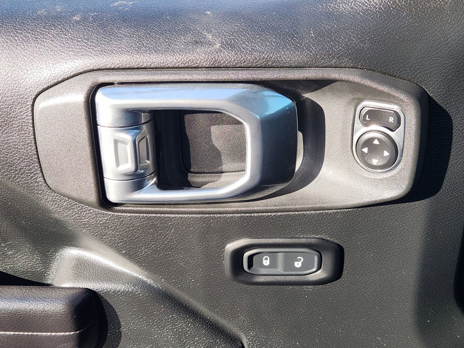 Used 2021 Jeep Wrangler Unlimited Sport image 28