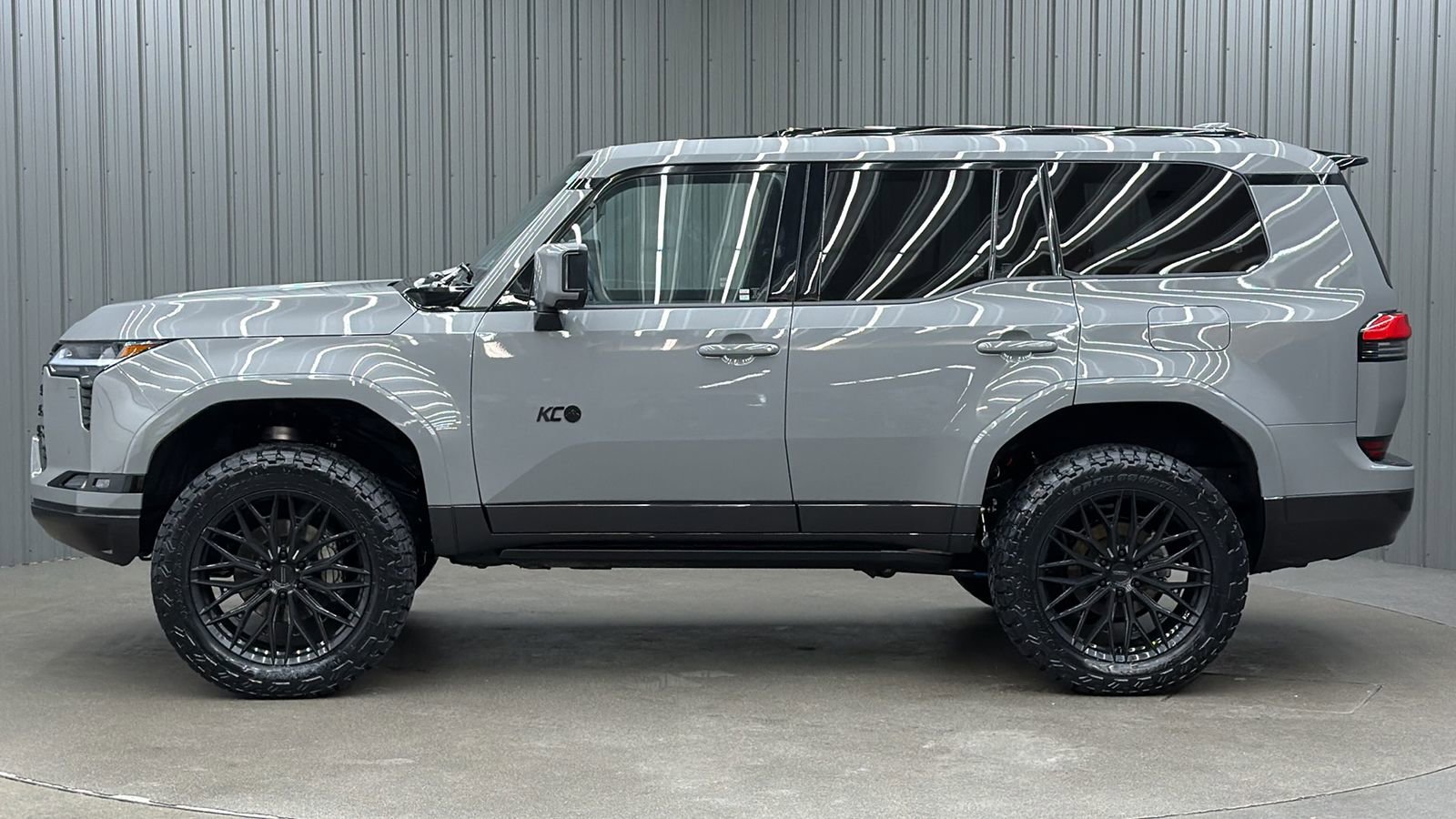 Used 2026 Lexus GX 550 w/ Accessory Package (2T) image 2