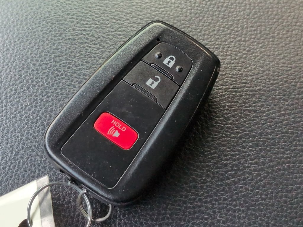 Used 2024 Toyota RAV4 XLE FWD image 27