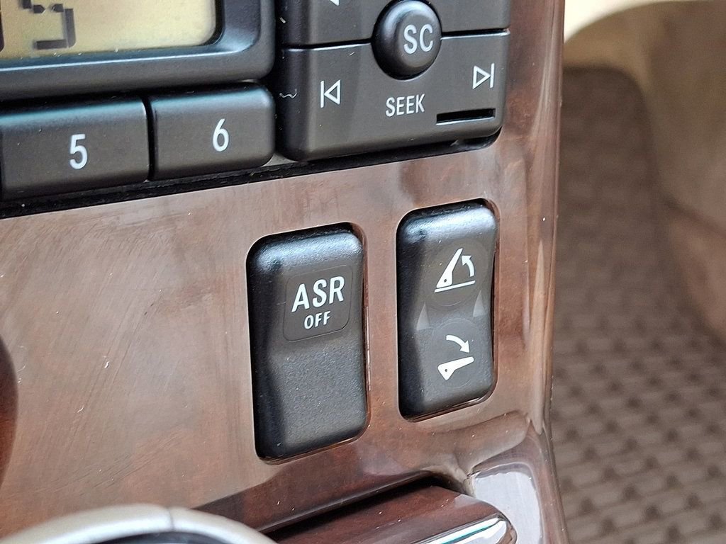 Used 1996 Mercedes-Benz SL 320 image 25