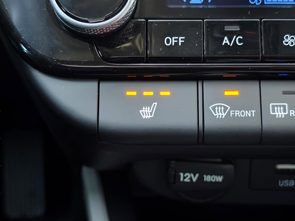 Certified 2025 Hyundai Elantra Limited image 34