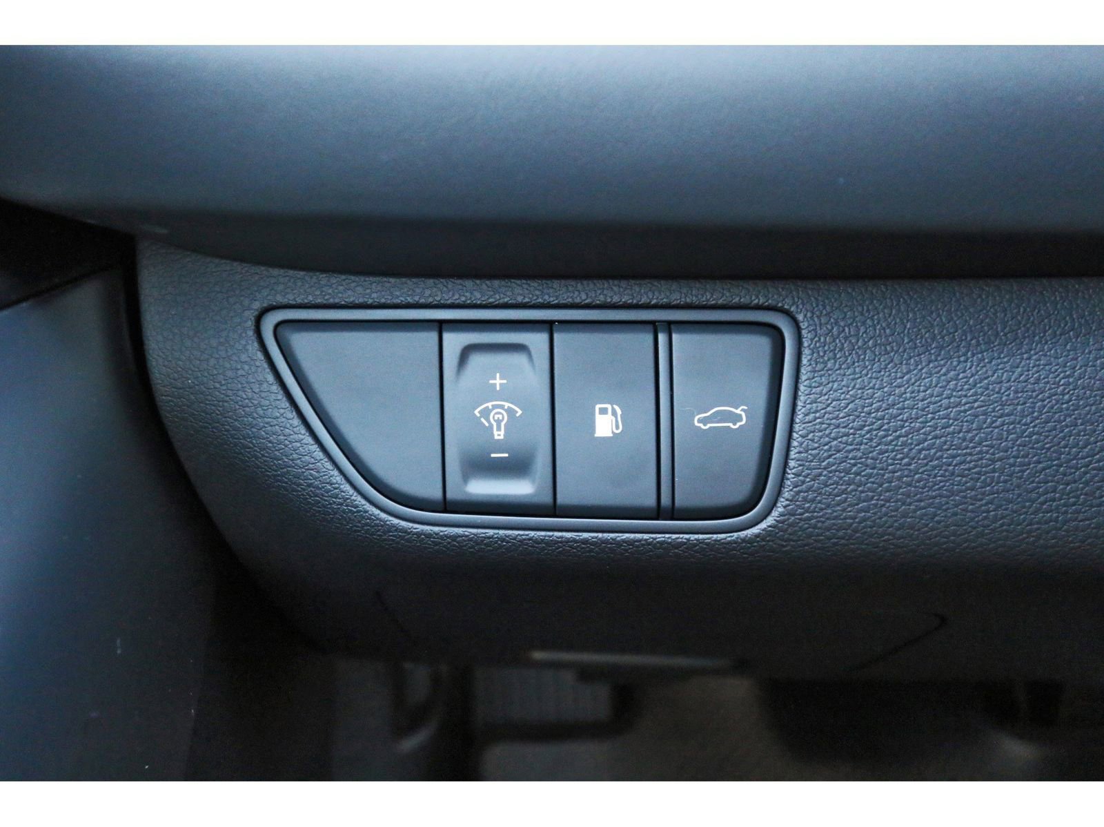 Used 2026 Genesis G70 2.5T RWD image 21