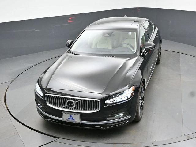 Used 2023 Volvo S90 B6 Plus image 45