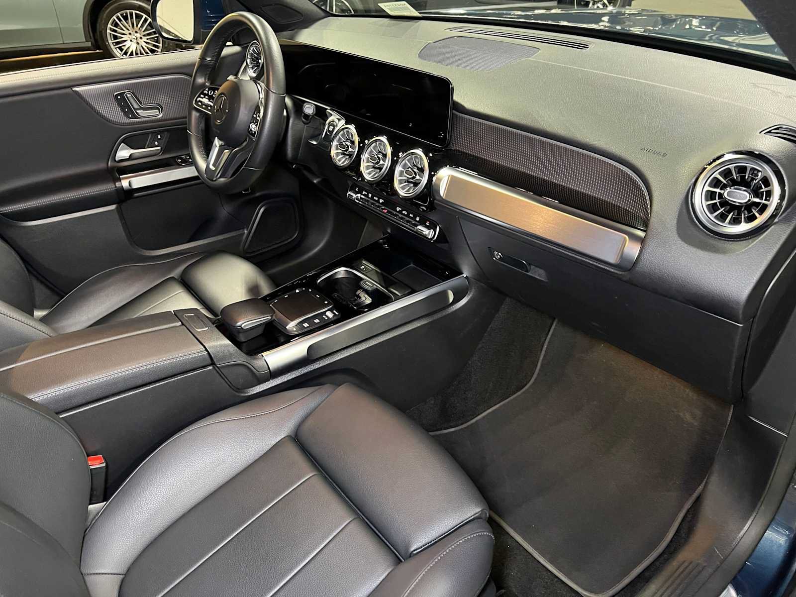 Used 2023 Mercedes-Benz EQB 250+ image 11