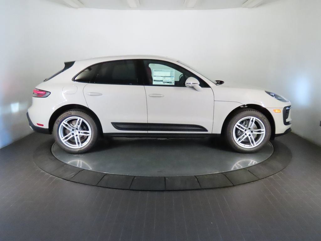 New 2026 Porsche Macan AWD/4WD image 8