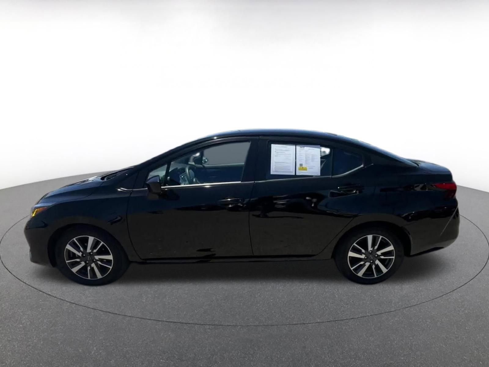Used 2025 Nissan Versa SV FWD image 9