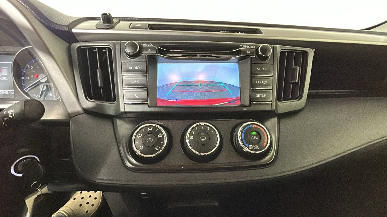 Used 2017 Toyota RAV4 LE AWD/4WD image 23