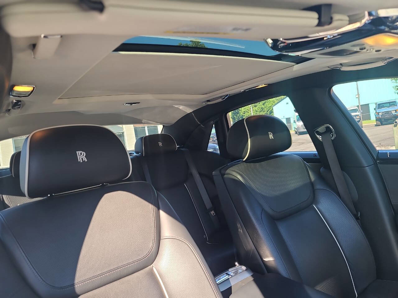 Used 2015 Rolls-Royce Ghost RWD image 43