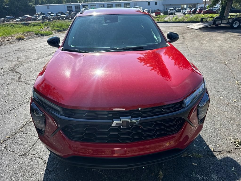 New 2026 Chevrolet Trax LT w/ Driver Confidence Package FWD image 14