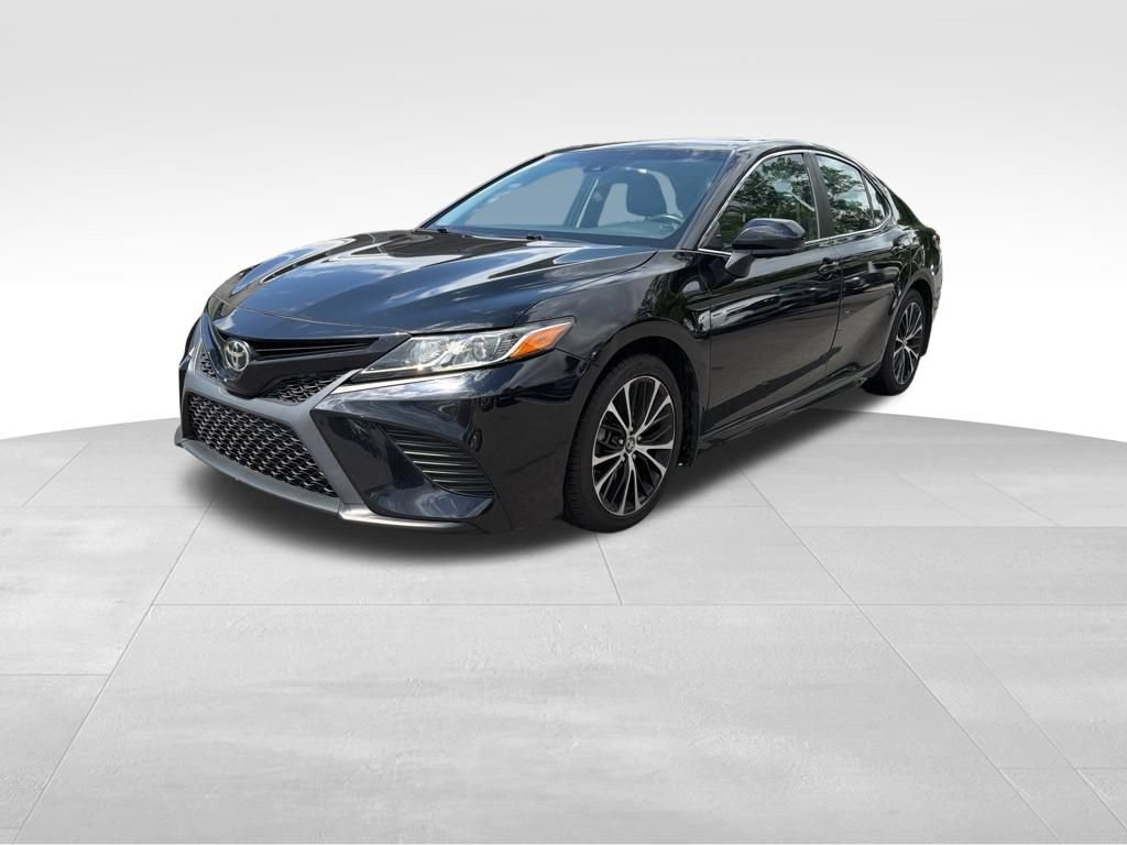 Used 2018 Toyota Camry SE FWD image 3