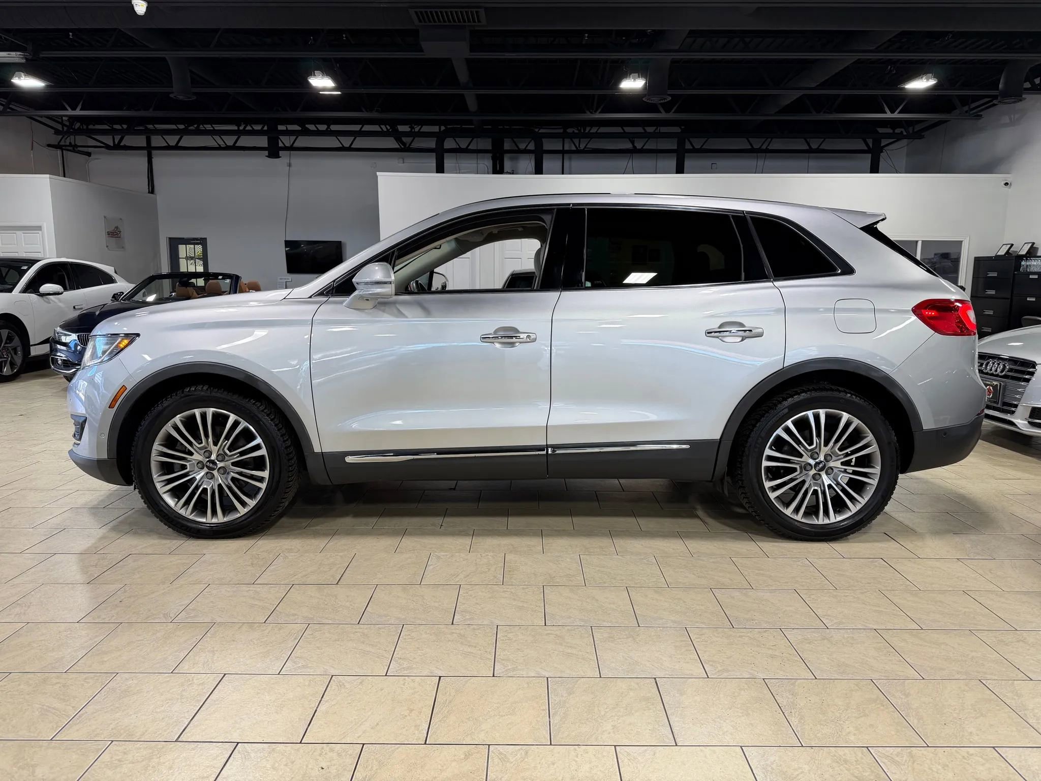 Used 2016 Lincoln MKX Reserve w/ Technology Package image 25