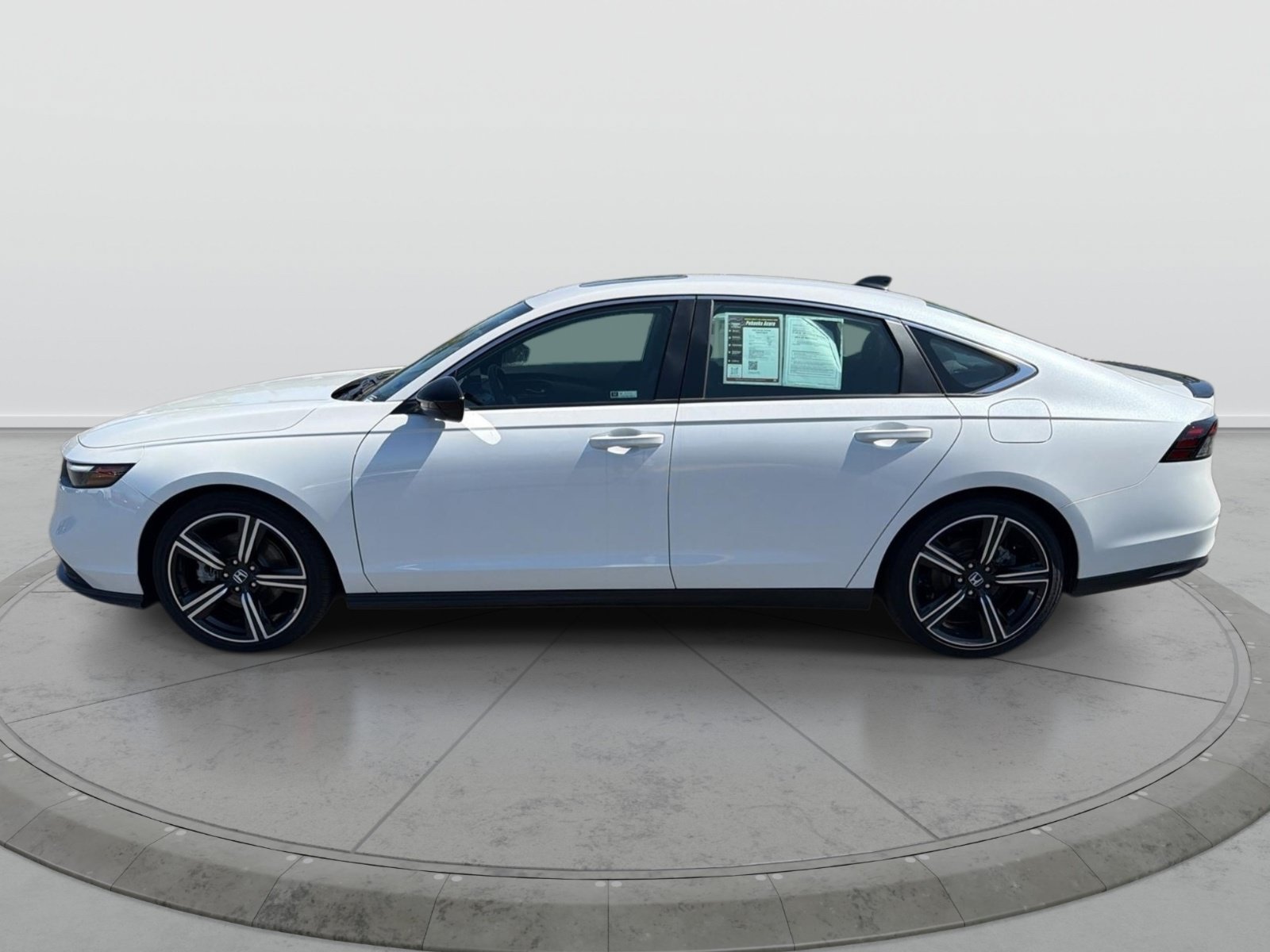Used 2025 Honda Accord Sport image 4