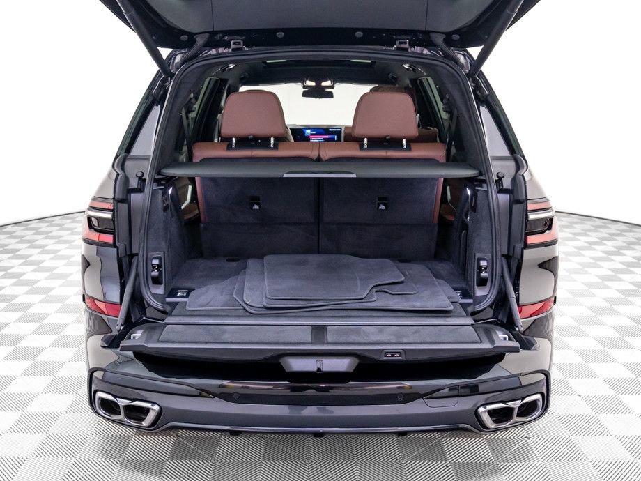 Certified 2025 BMW X7 M60i w/ Executive Package AWD/4WD image 36