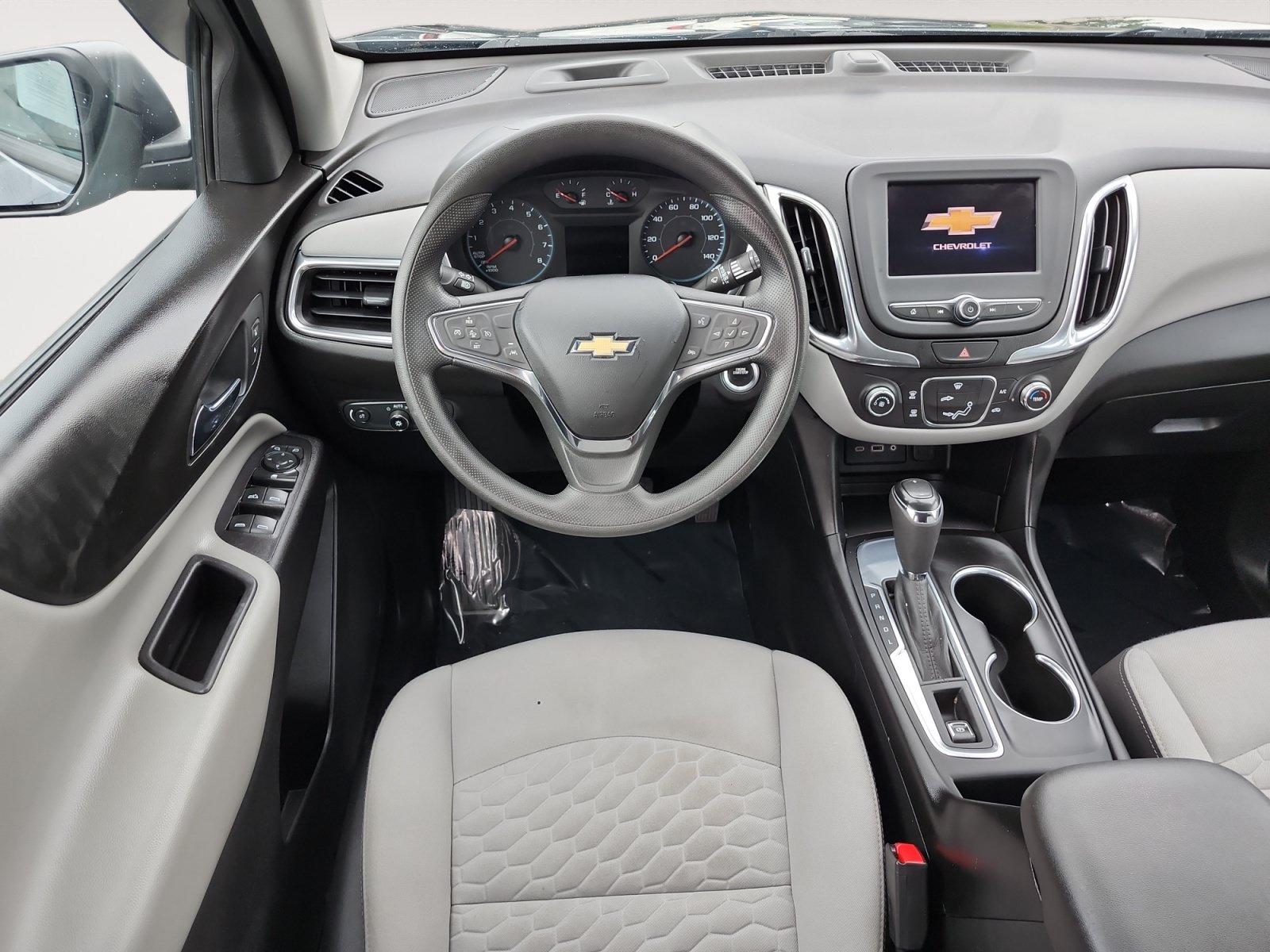 Used 2020 Chevrolet Equinox LS w/ LS Convenience Package FWD image 10