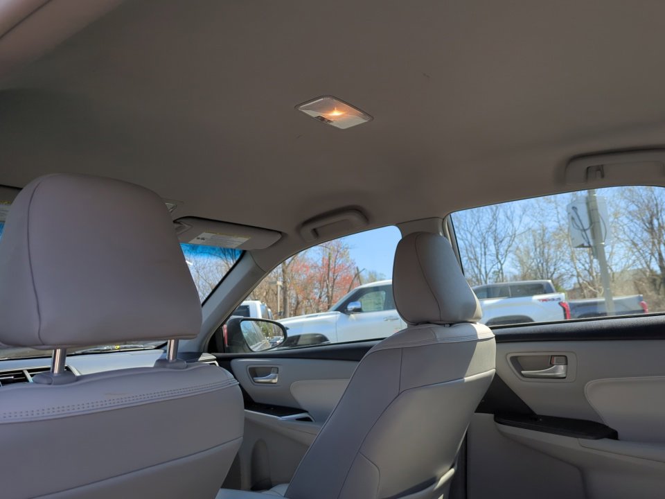 Used 2015 Toyota Camry XLE w/ Convenience Package image 18