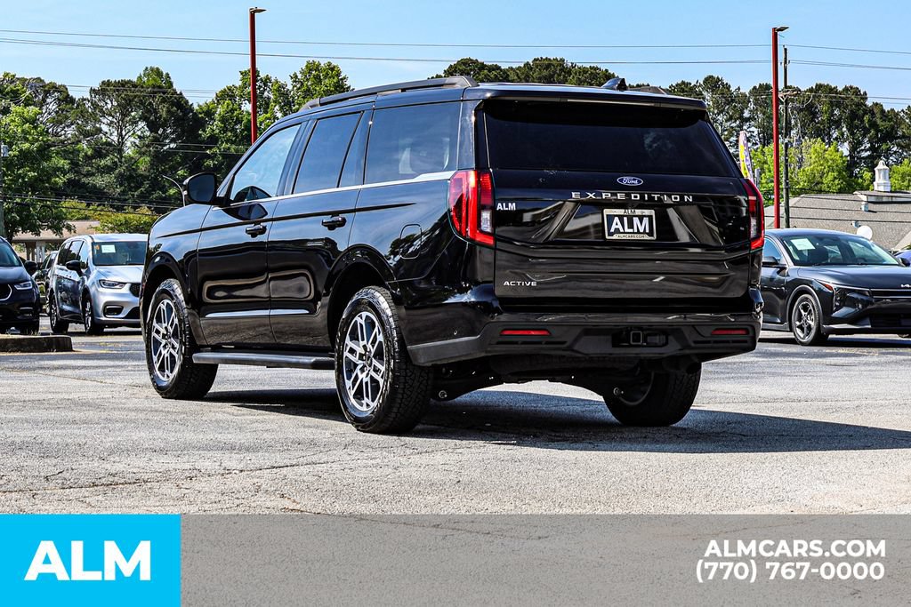 Used 2025 Ford Expedition Active AWD/4WD image 6