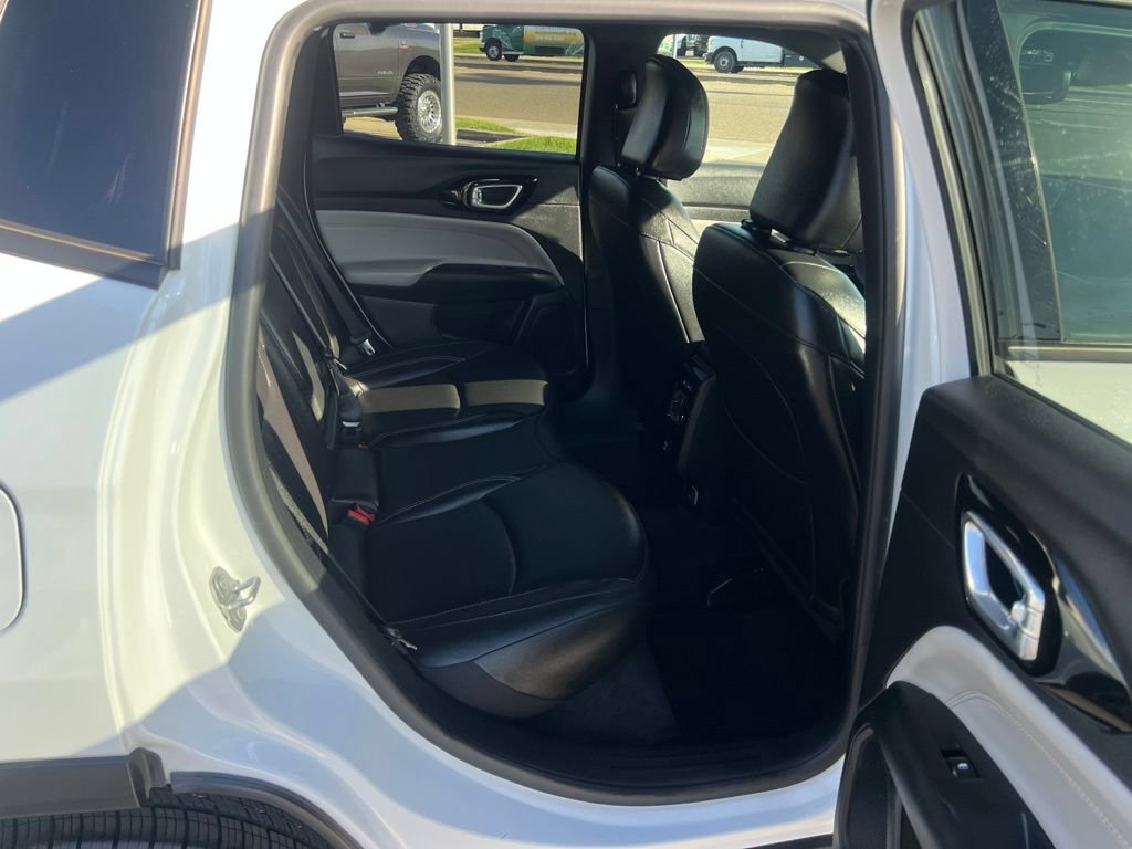 Used 2025 Jeep Compass Limited AWD/4WD image 30