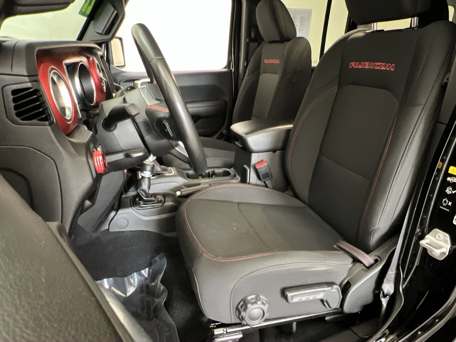 Used 2022 Jeep Wrangler Unlimited Rubicon w/ Cold Weather Group image 11