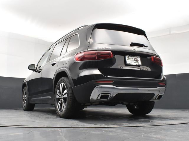 Used 2025 Mercedes-Benz GLB 250 4MATIC image 22
