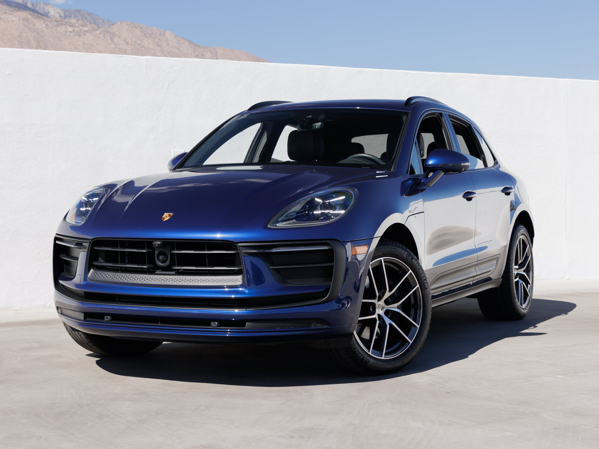 Certified 2026 Porsche Macan AWD/4WD image 1