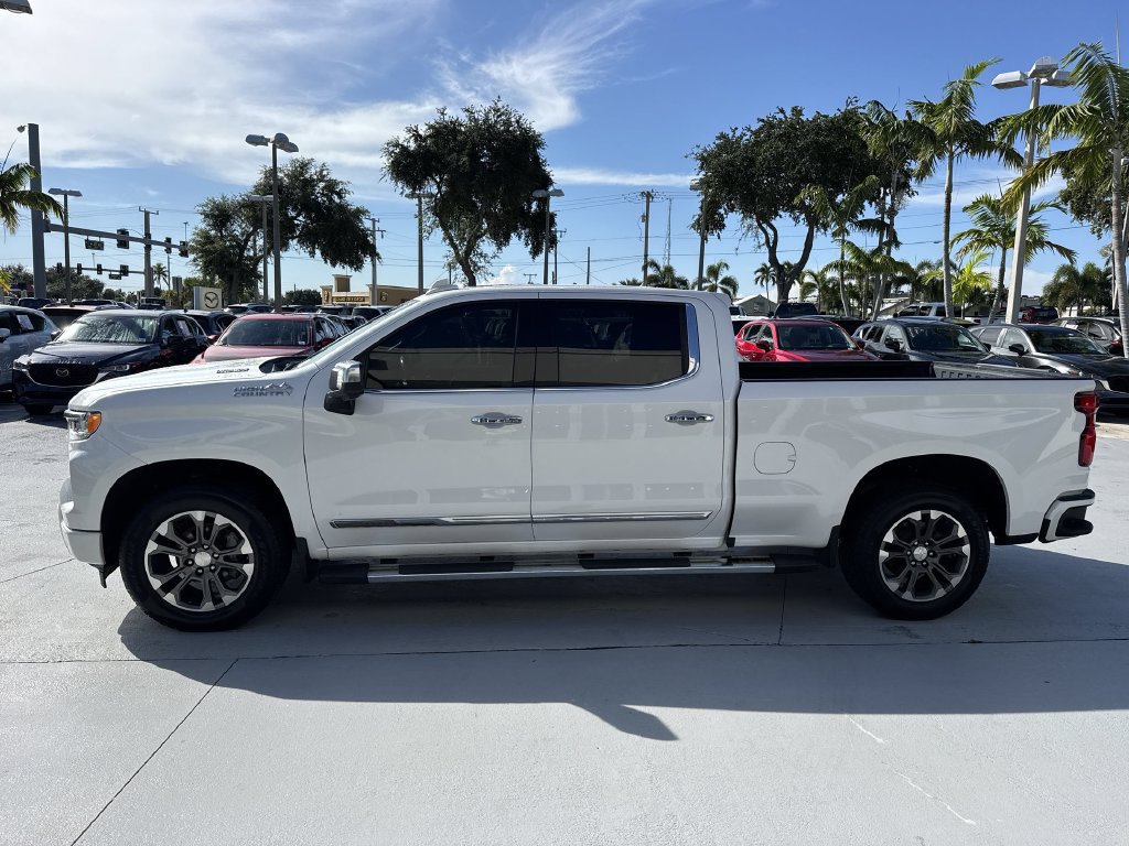 Used 2022 Chevrolet Silverado 1500 High Country w/ Technology Package AWD/4WD image 11