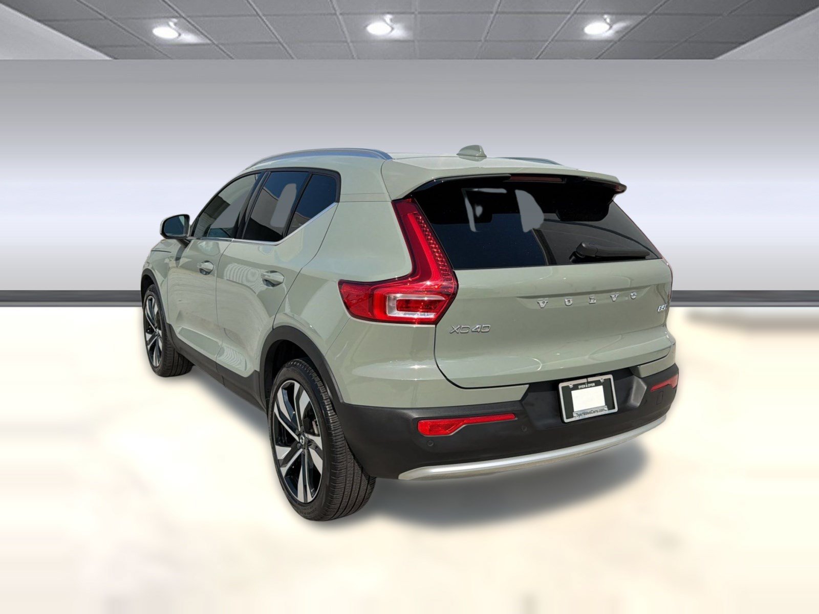 Certified 2023 Volvo XC40 B5 Plus w/ Protection Package Premier AWD/4WD image 3