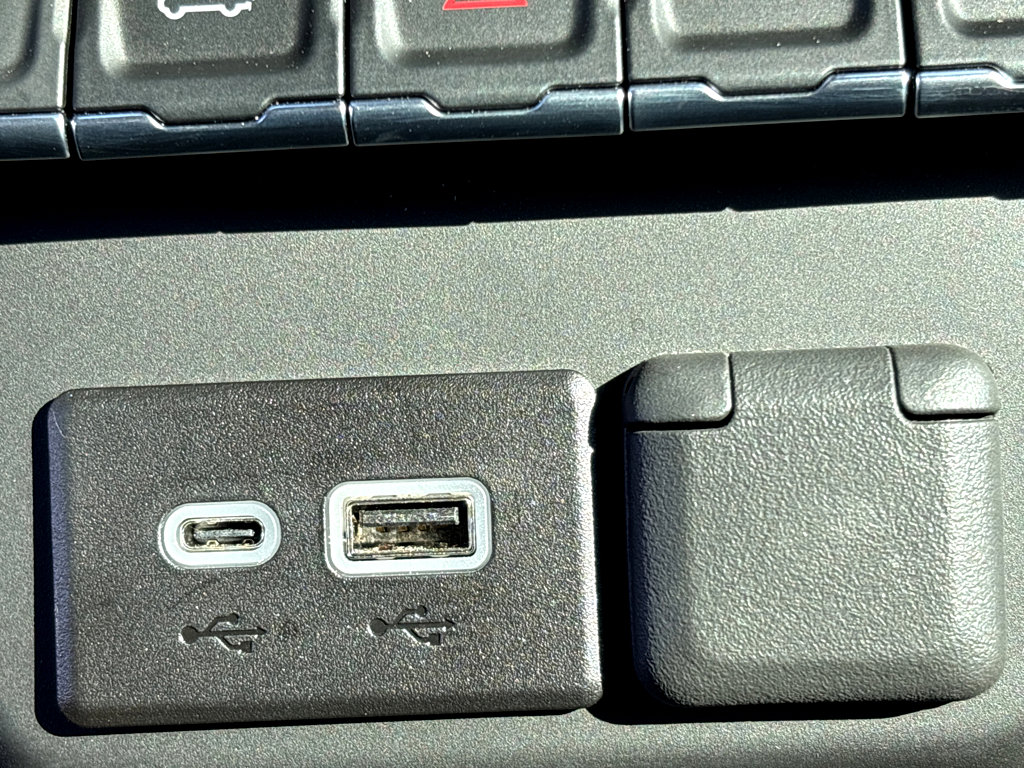 Used 2026 Chevrolet Silverado 1500 Custom image 10