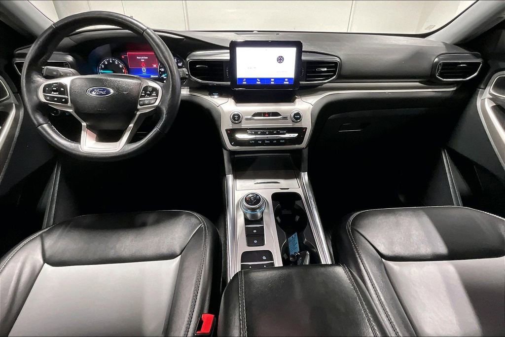 Used 2023 Ford Explorer XLT w/ Equipment Group 202A image 18