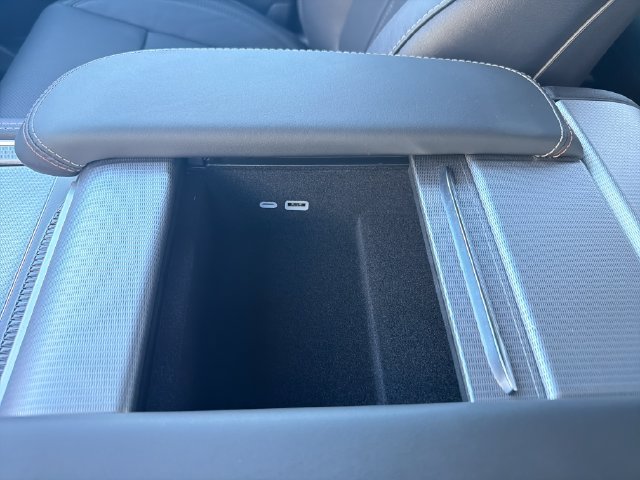 New 2027 Jeep Grand Wagoneer Overland AWD/4WD image 23