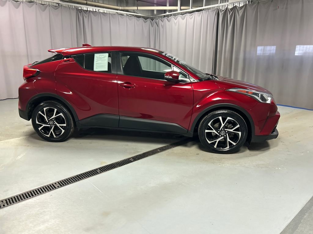 Used 2019 Toyota C-HR XLE image 8