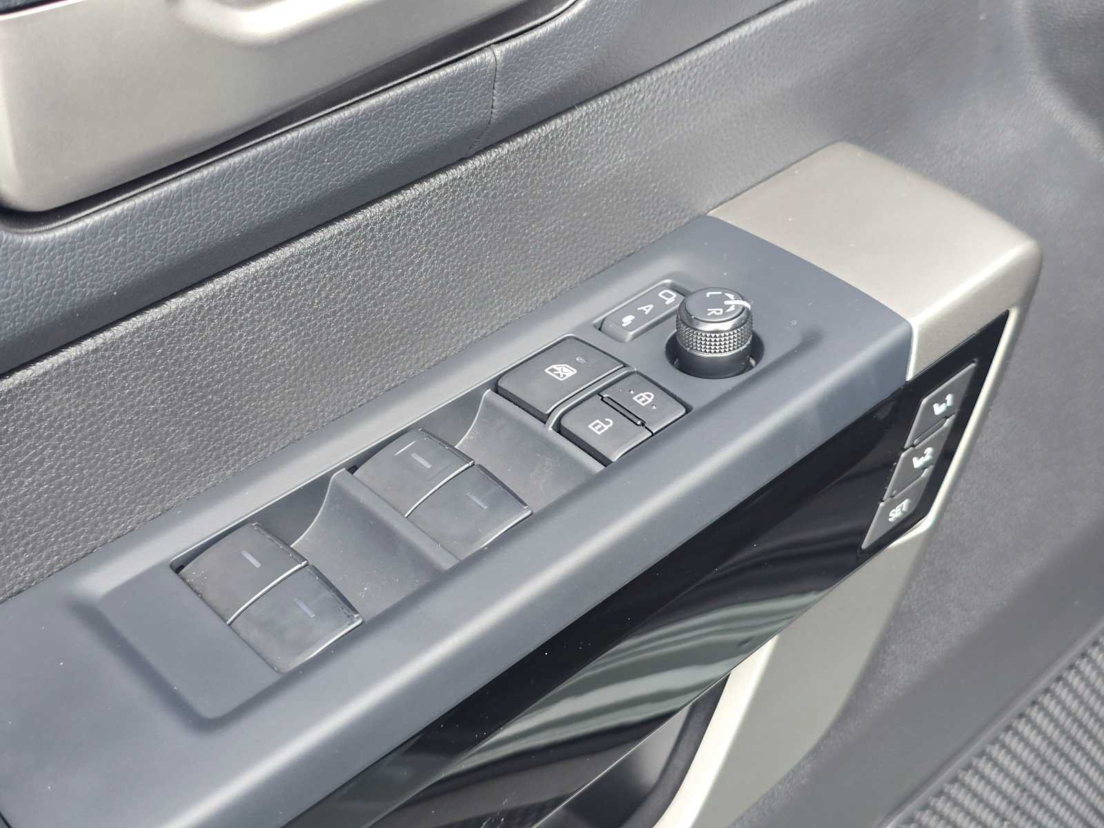 Certified 2025 Toyota Tundra Limited AWD/4WD image 23