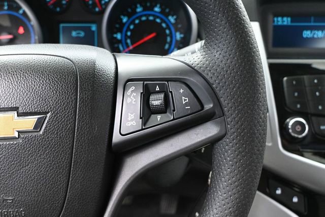Used 2013 Chevrolet Cruze LS FWD image 25