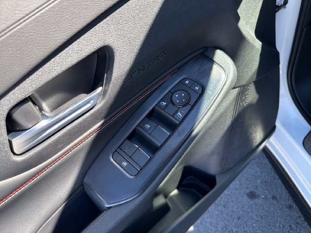 New 2027 Nissan Sentra SR w/ Floor Mat Package FWD image 11