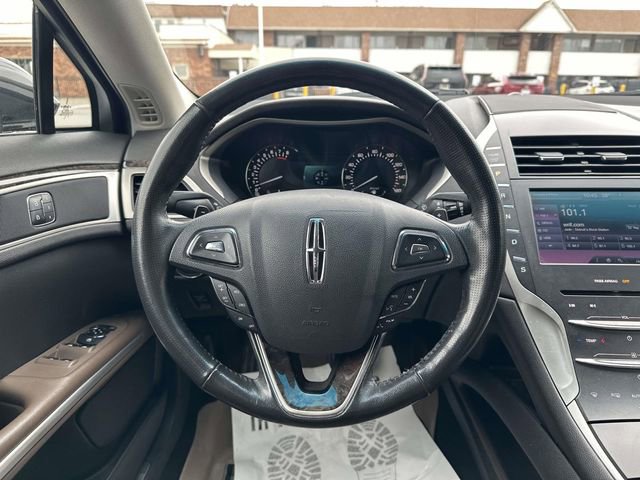 Used 2013 Lincoln MKZ image 31