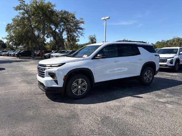 New 2027 Chevrolet Traverse LT w/ LPO, Floor Liner Package FWD image 2