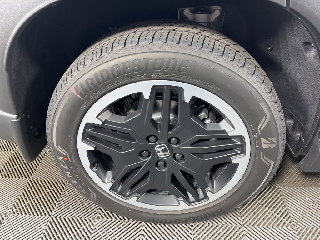 New 2026 Honda Pilot Touring image 16