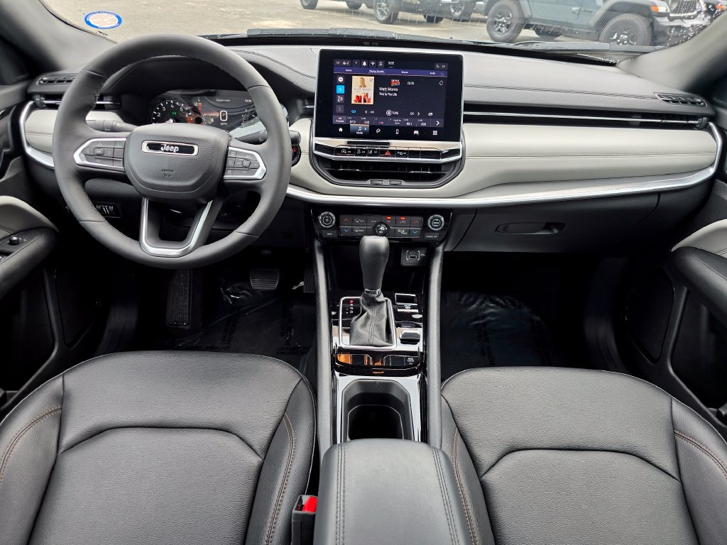 Used 2024 Jeep Compass Limited AWD/4WD image 5