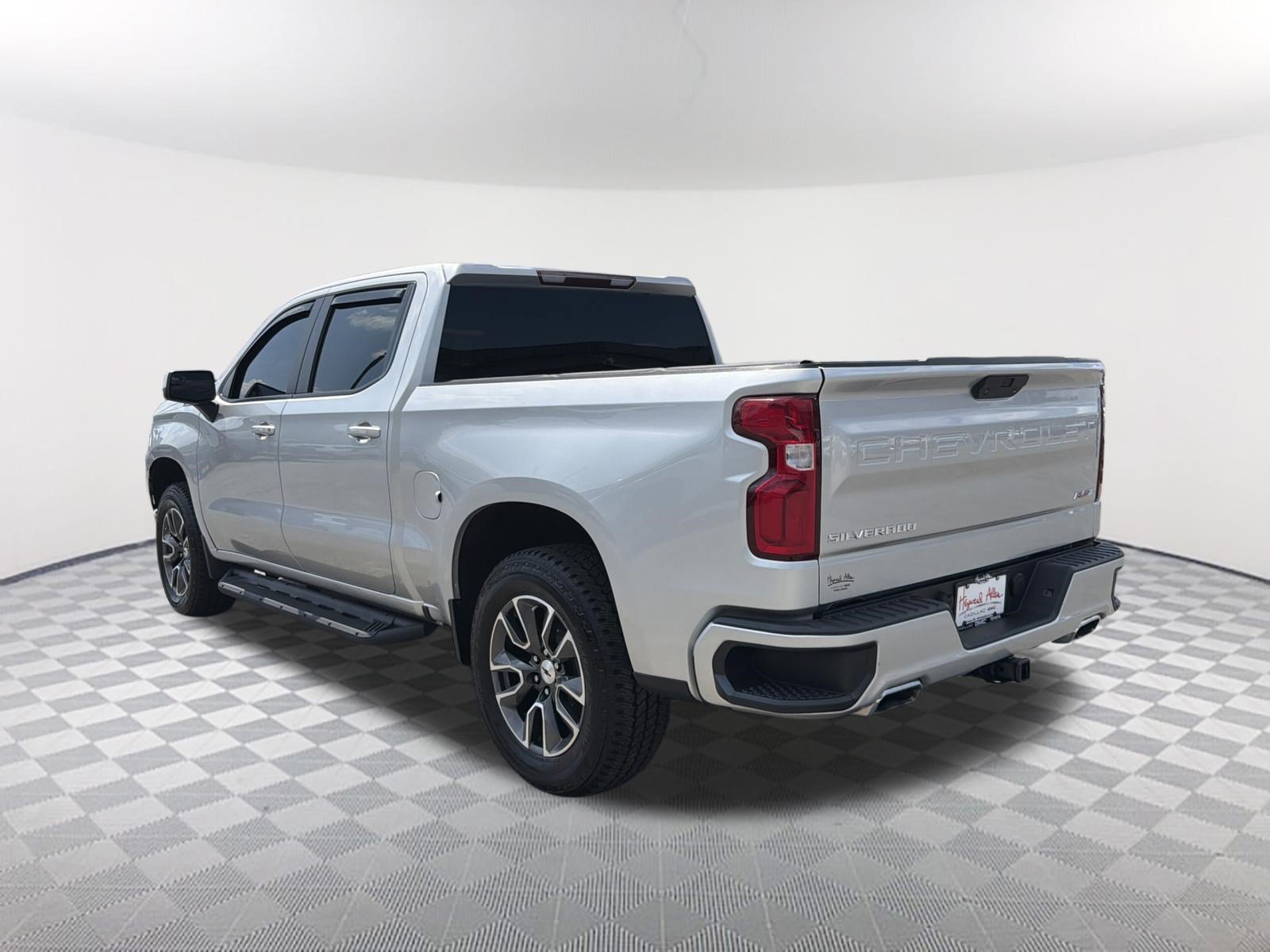 Used 2021 Chevrolet Silverado 1500 RST w/ Z71 Off-Road Package AWD/4WD image 8