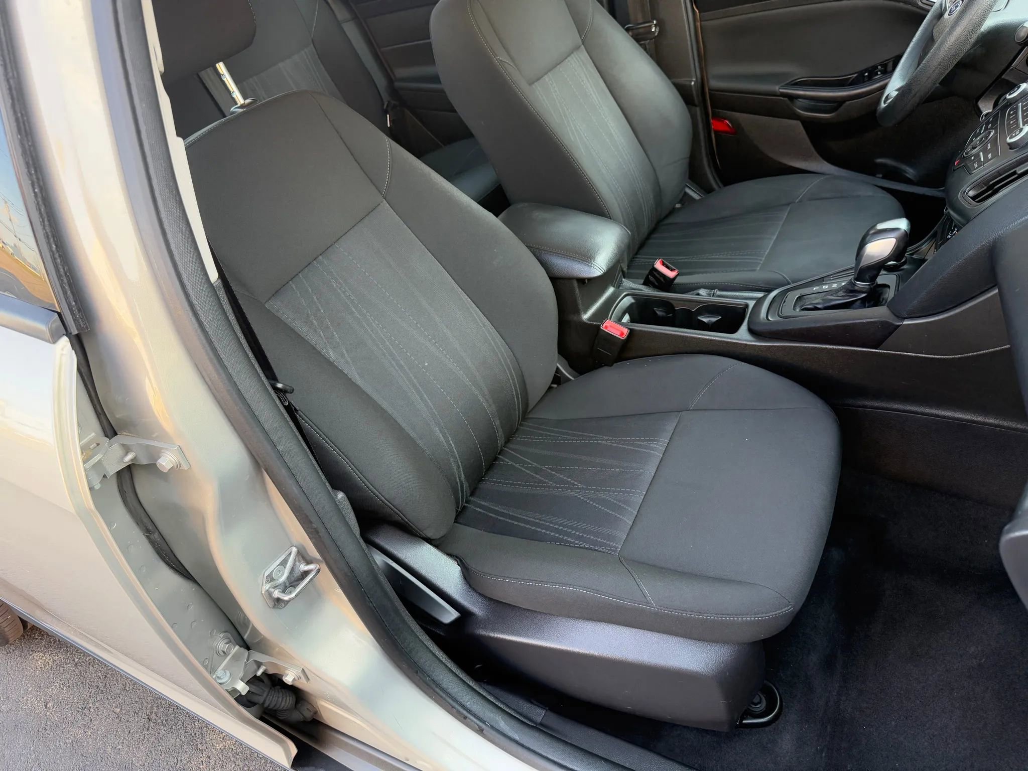 Used 2015 Ford Focus SE image 18