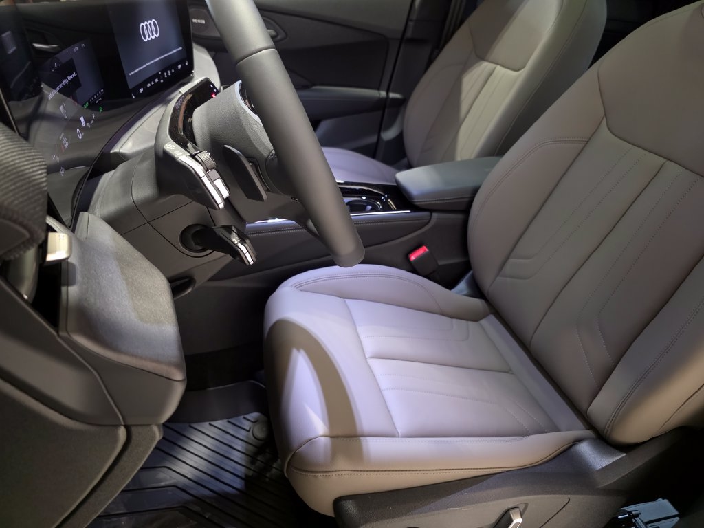 New 2026 Audi Q3 quattro 2.0T AWD/4WD image 17