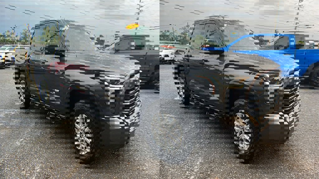 Used 2022 Toyota Tundra SR5 image 3