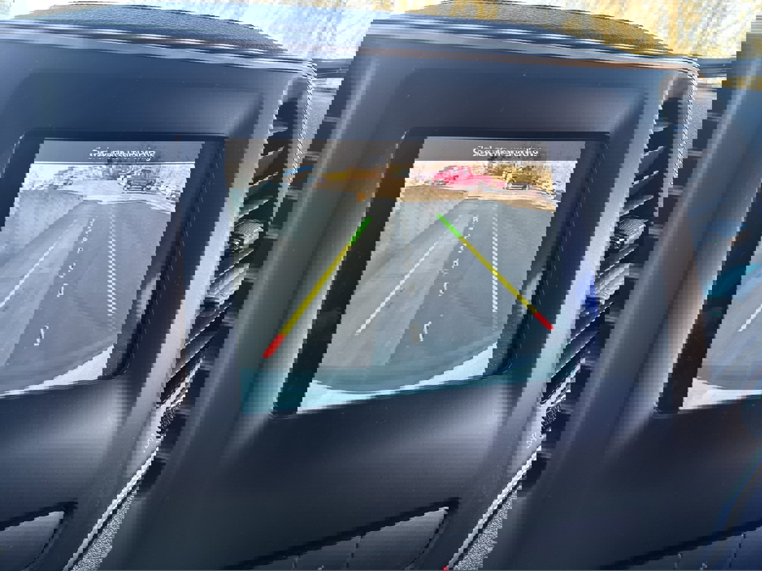 Used 2019 Jeep Cherokee Latitude Plus w/ Comfort/Convenience Group image 17