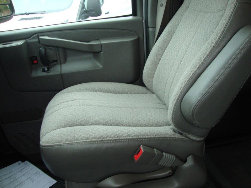 Used 2017 Chevrolet Express 2500 LS image 7