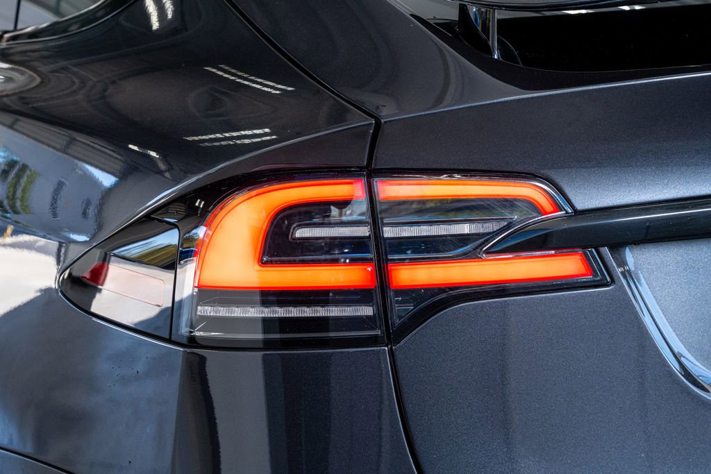 Used 2024 Tesla Model X image 23