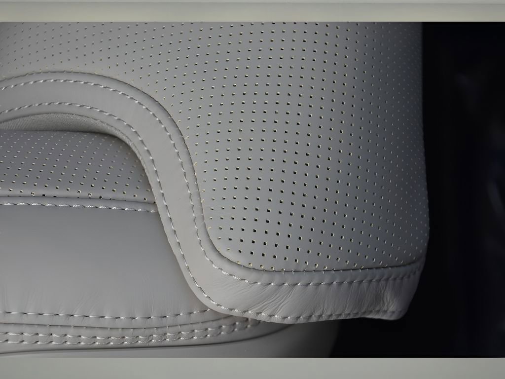 New 2026 Volvo XC60 B5 Ultra w/ Protection Package Premier image 33