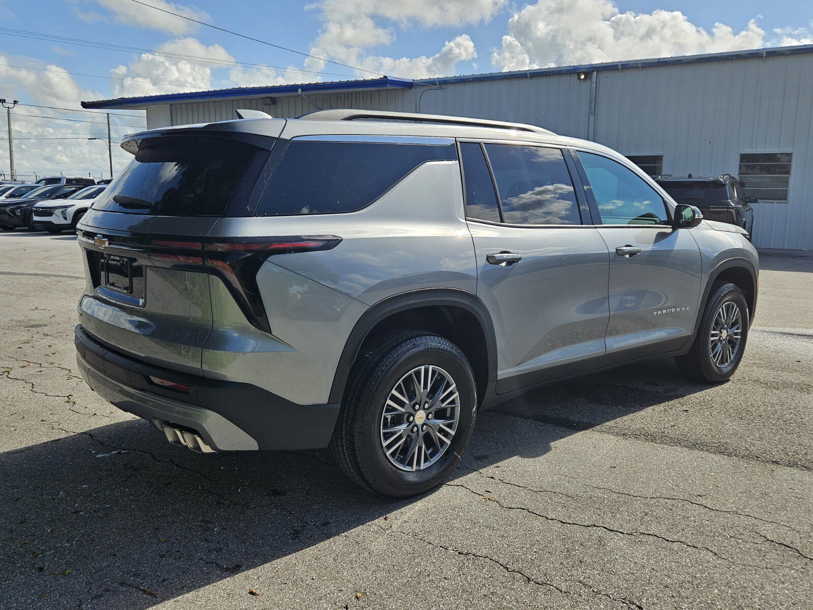 New 2026 Chevrolet Traverse LT image 10